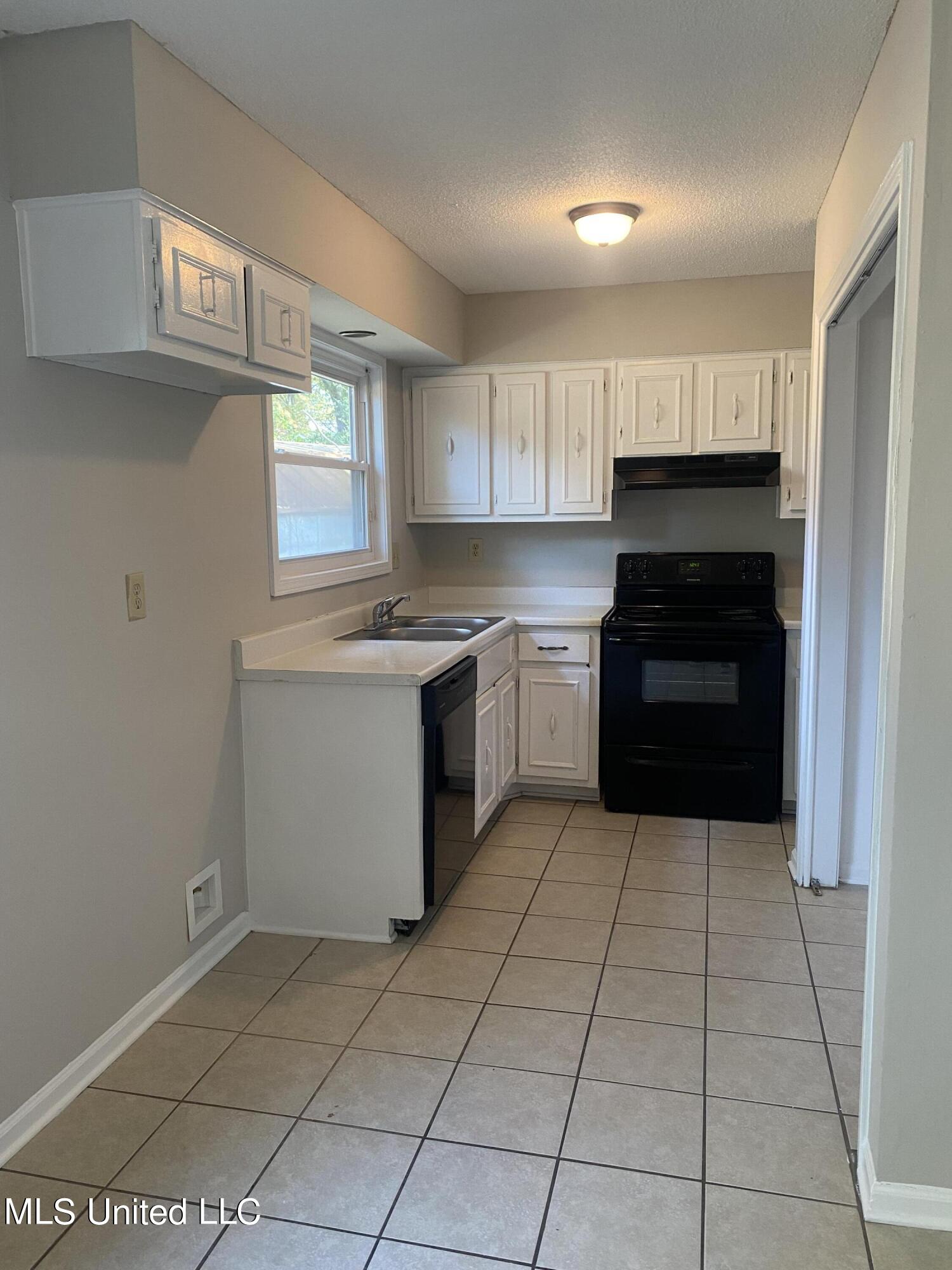 926 Oaklawn Place Property Photo 4