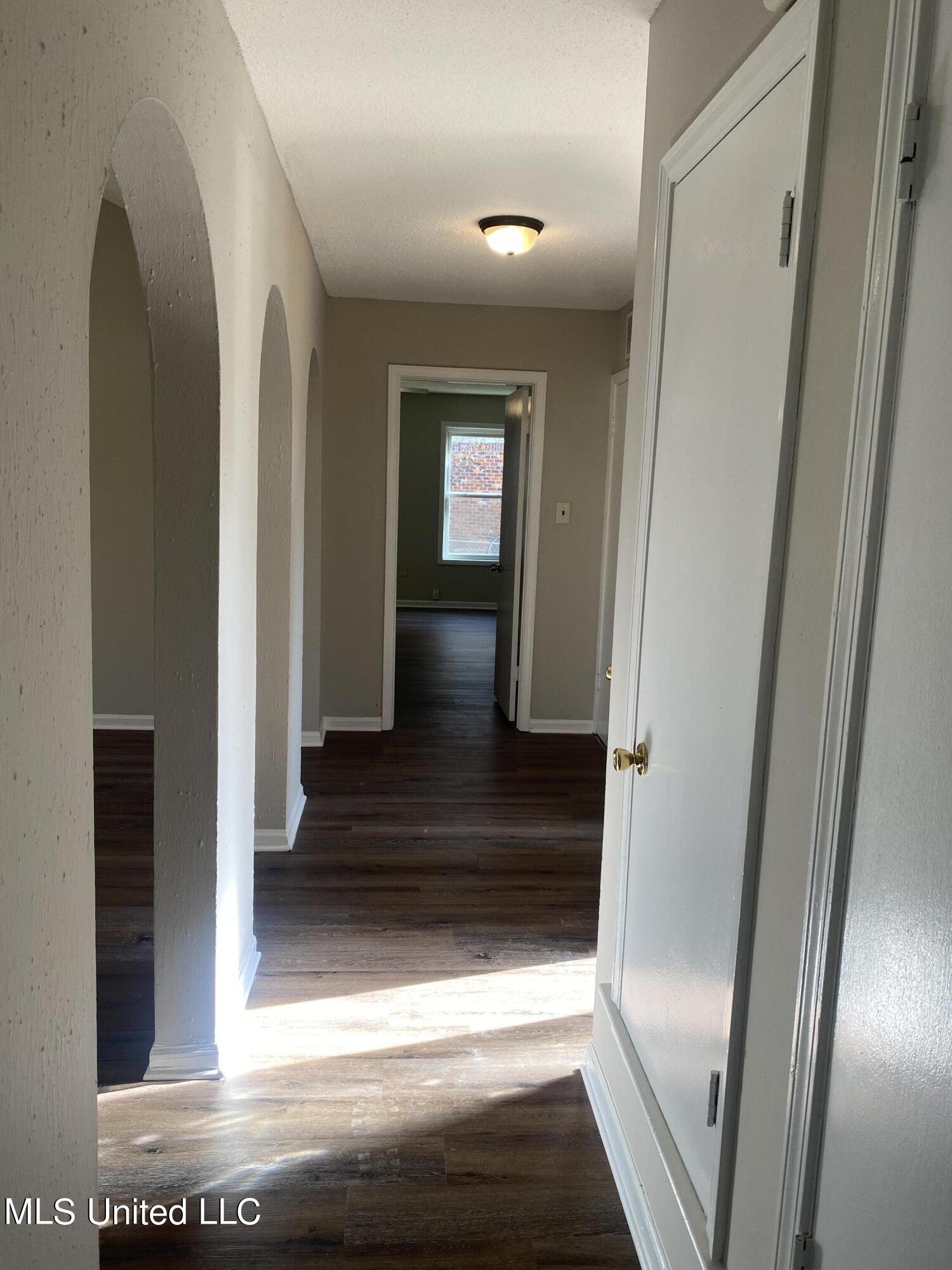 926 Oaklawn Place Property Photo 6