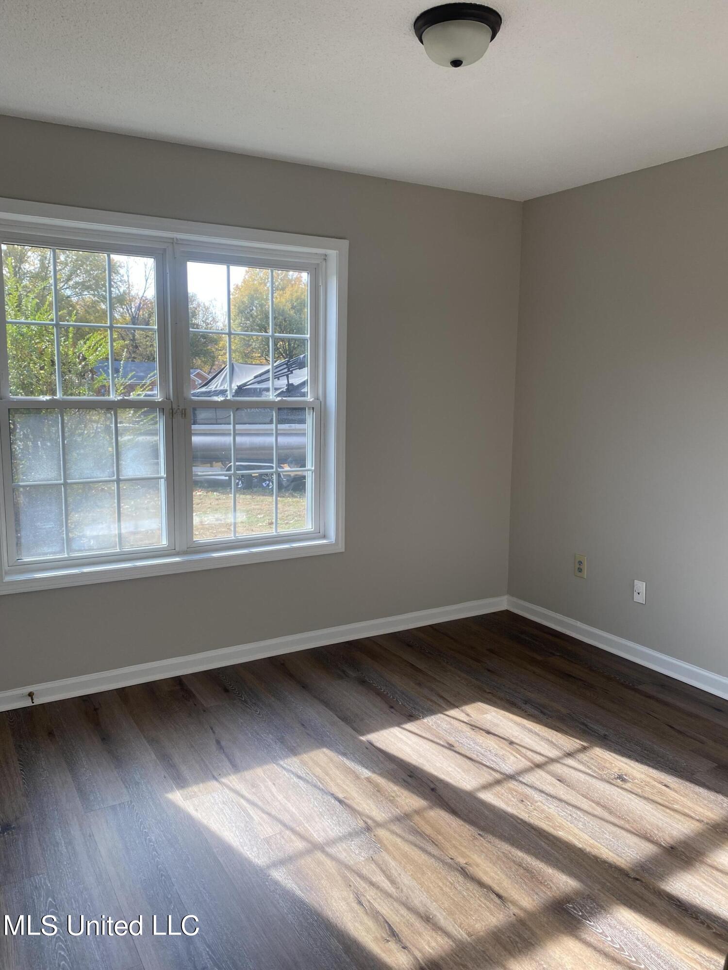 926 Oaklawn Place Property Photo 14