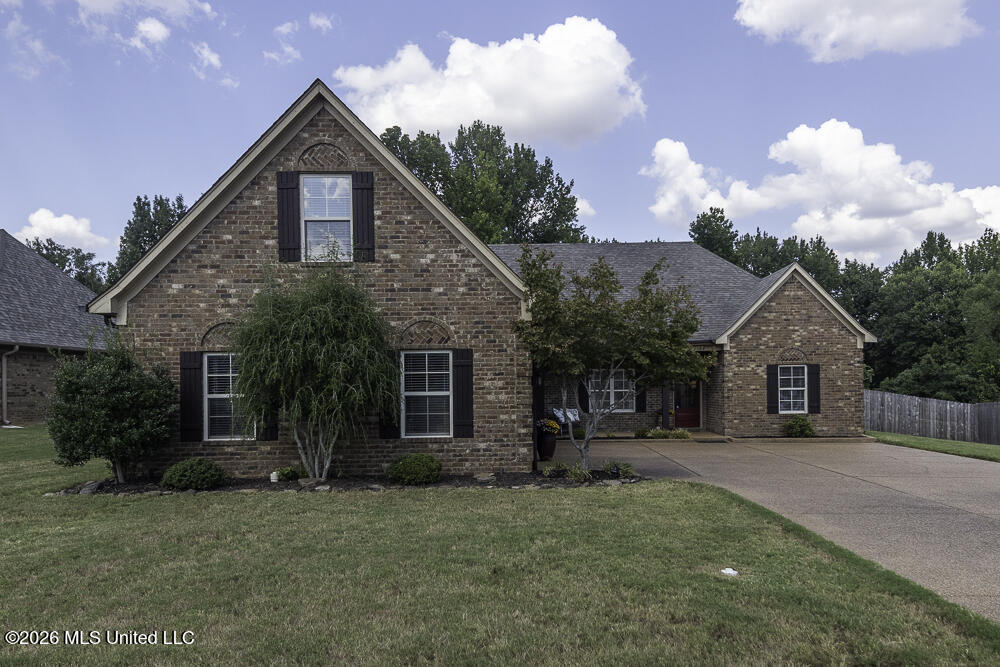 664 Robertson Way Property Photo 1