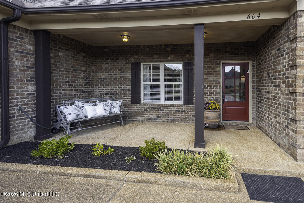 664 Robertson Way Property Photo 2