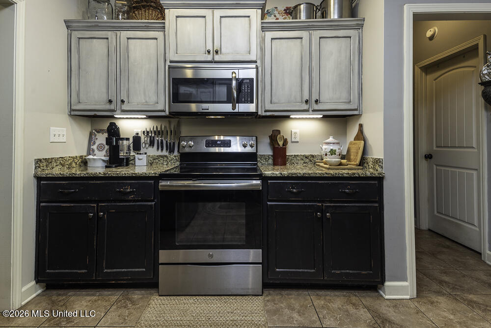 664 Robertson Way Property Photo 11