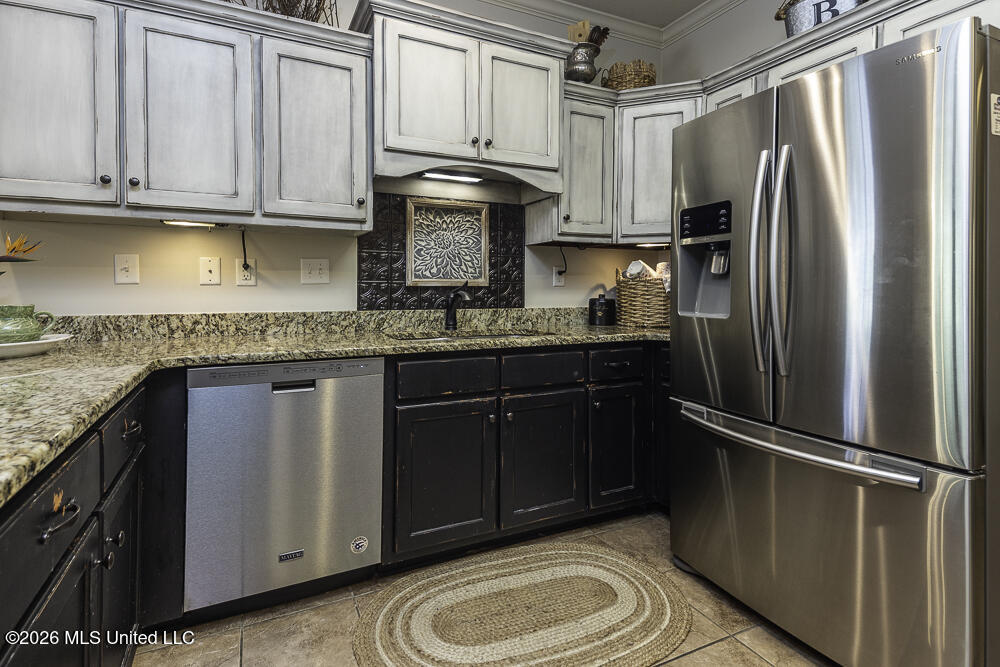 664 Robertson Way Property Photo 12