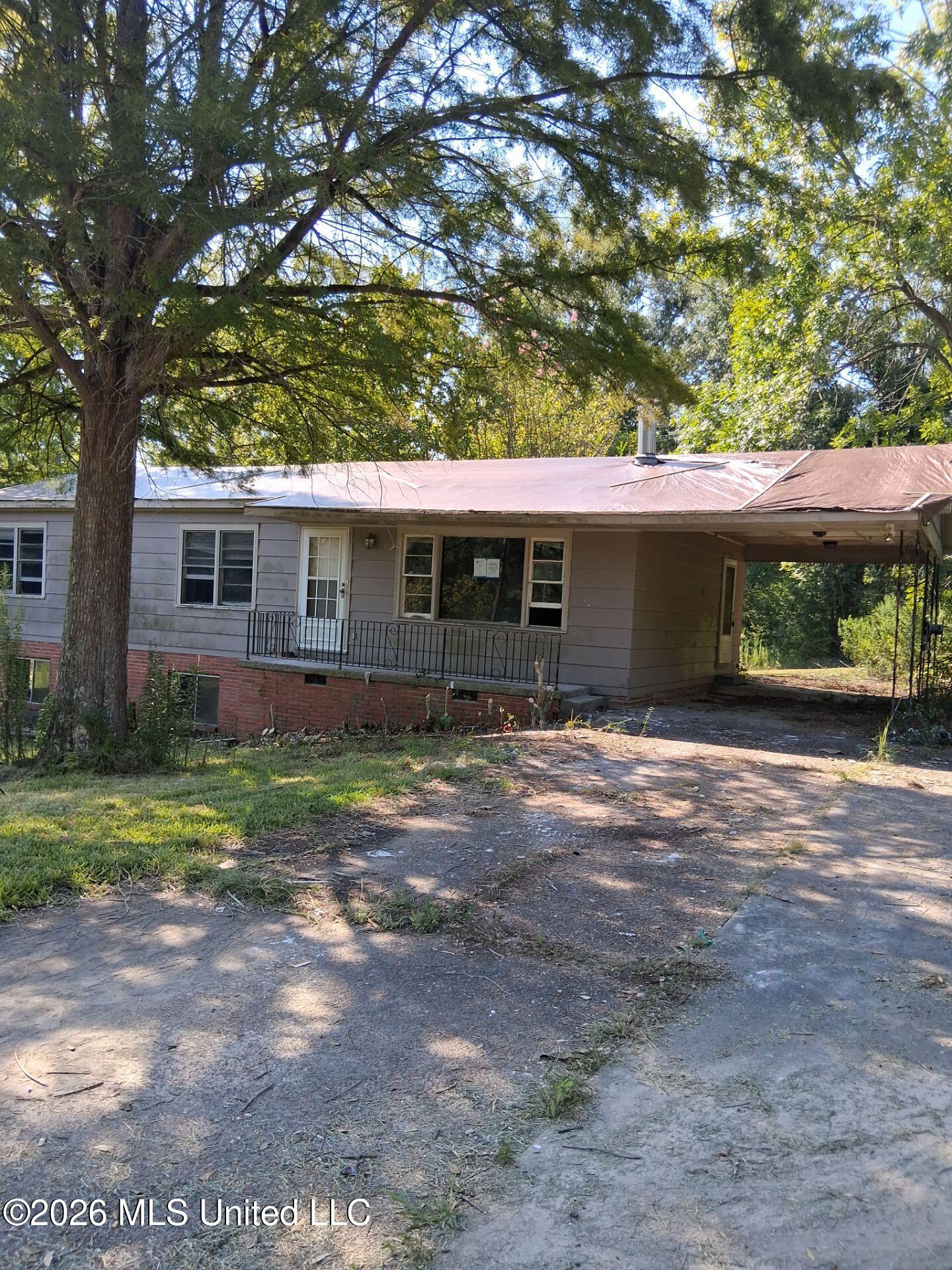 1610 Moonmist Drive Property Photo 1
