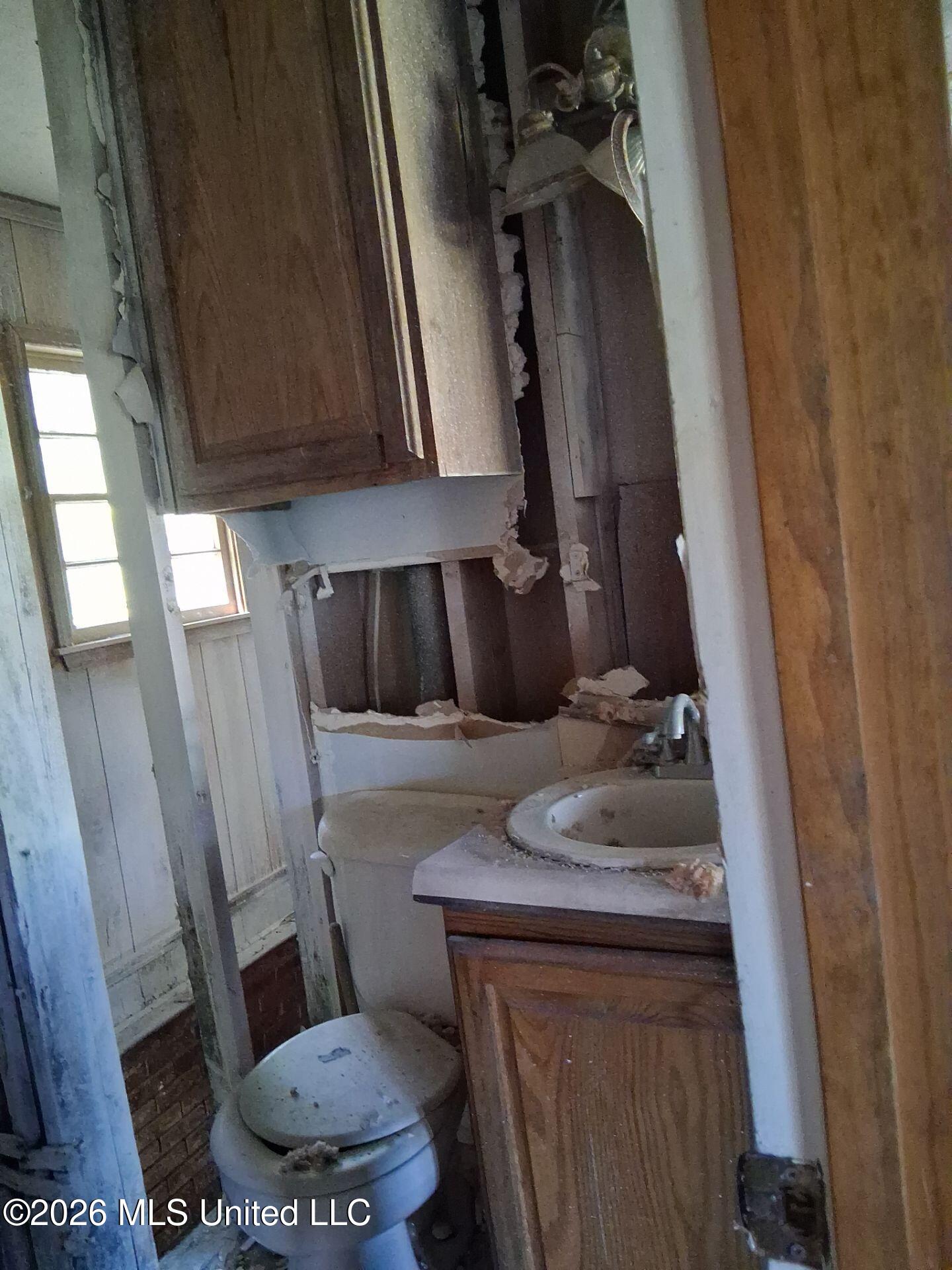 1610 Moonmist Drive Property Photo 6