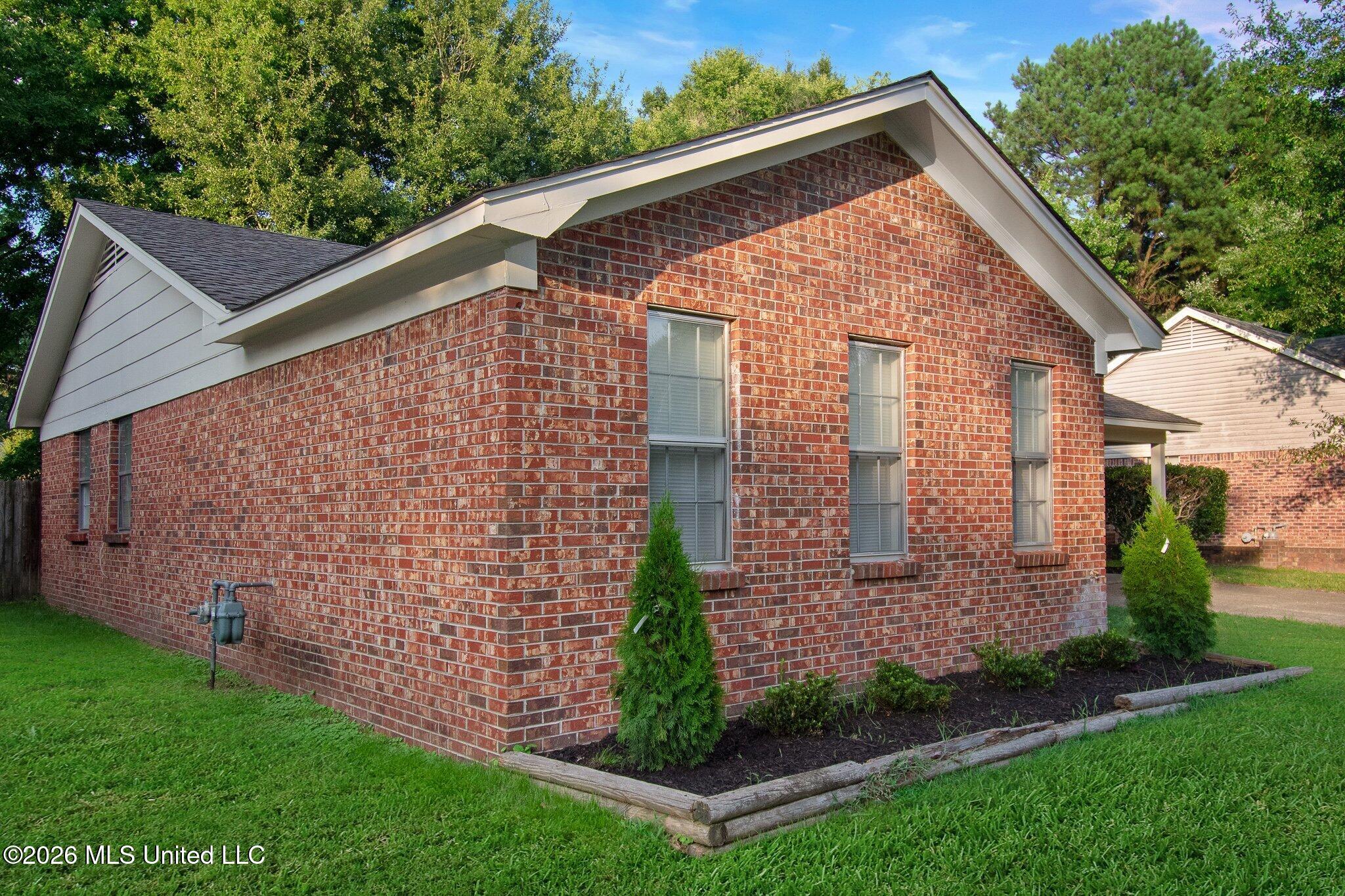7396 Meadowbrook Drive Property Photo 2