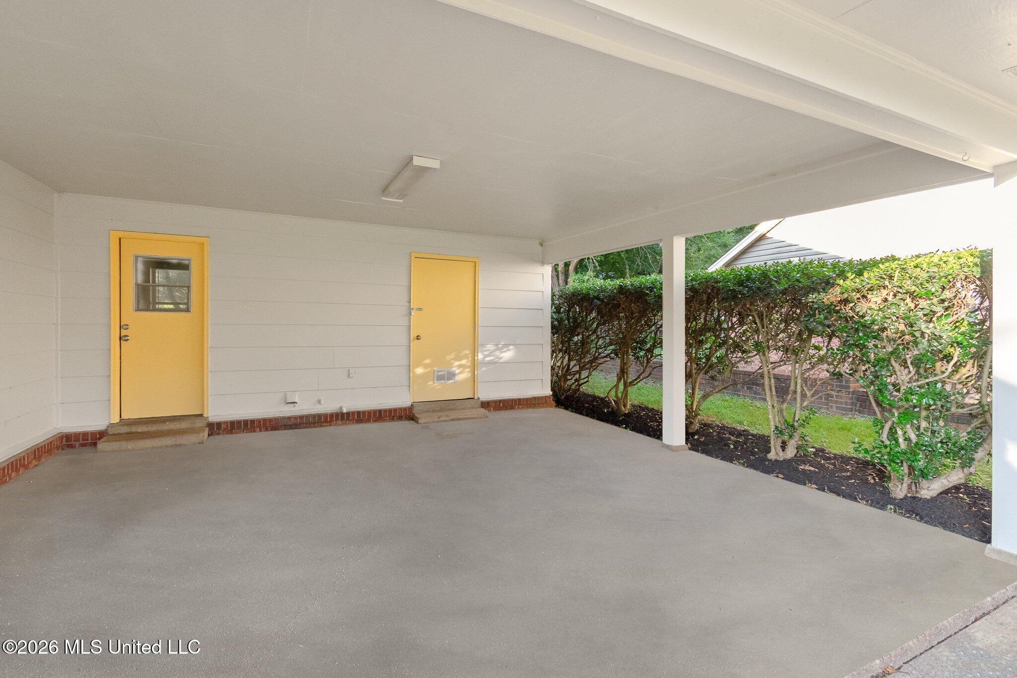 7396 Meadowbrook Drive Property Photo 3
