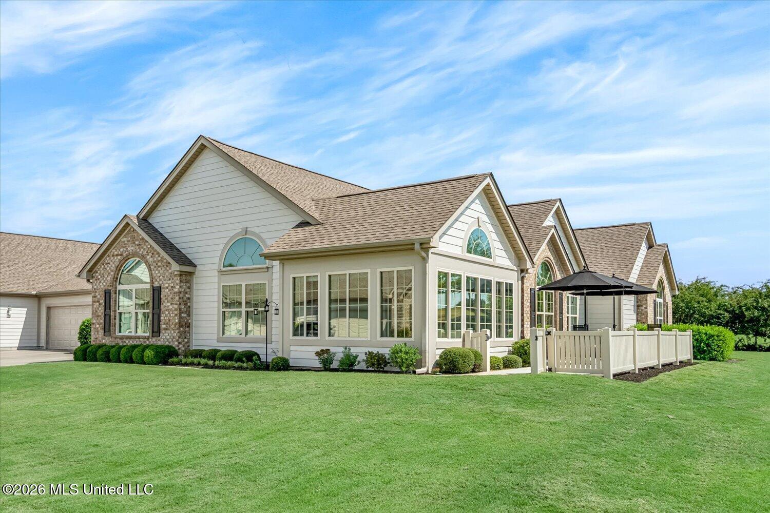 8665 Parkview Oaks Circle Property Photo 1