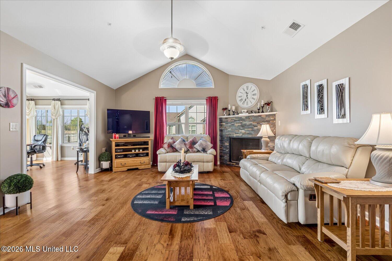 8665 Parkview Oaks Circle Property Photo 4