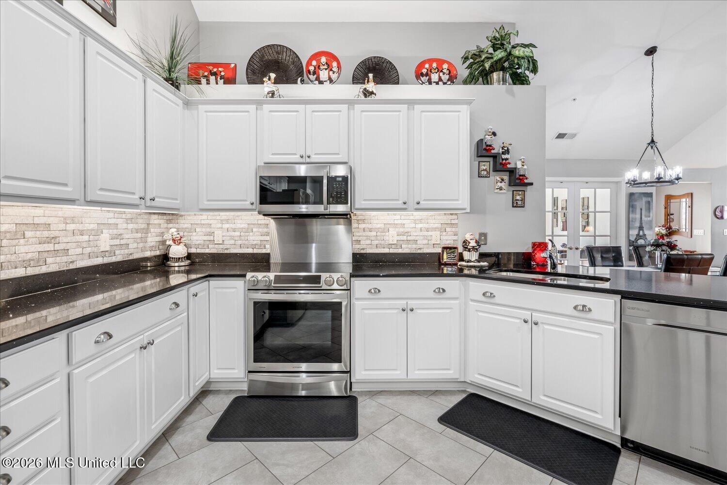 8665 Parkview Oaks Circle Property Photo 8