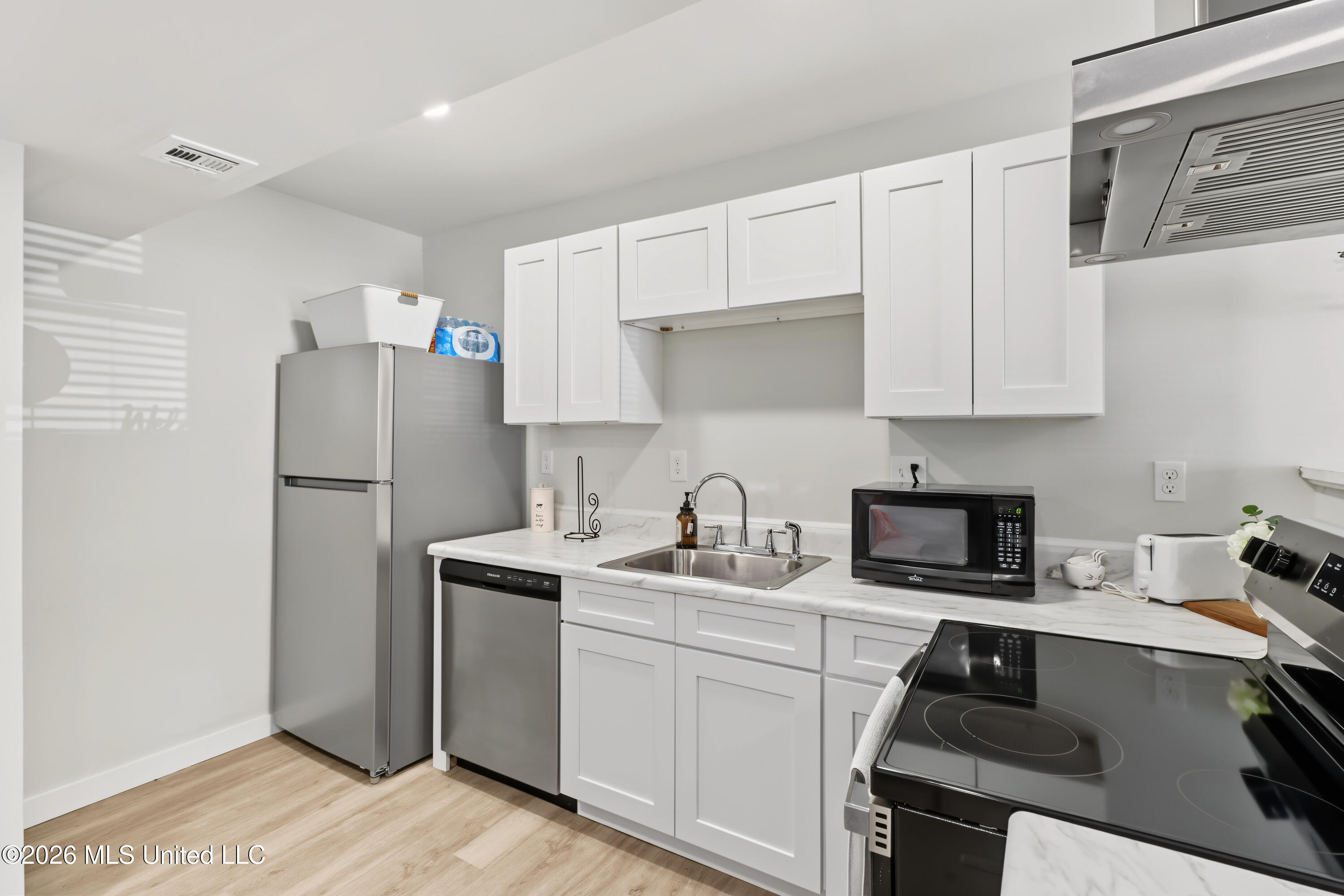 245 Mcdonnell Property Photo 5