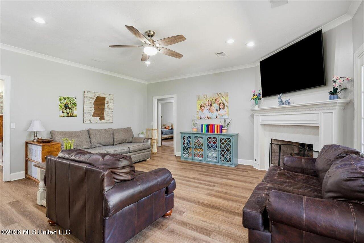 104 Saxony Court Property Photo 6