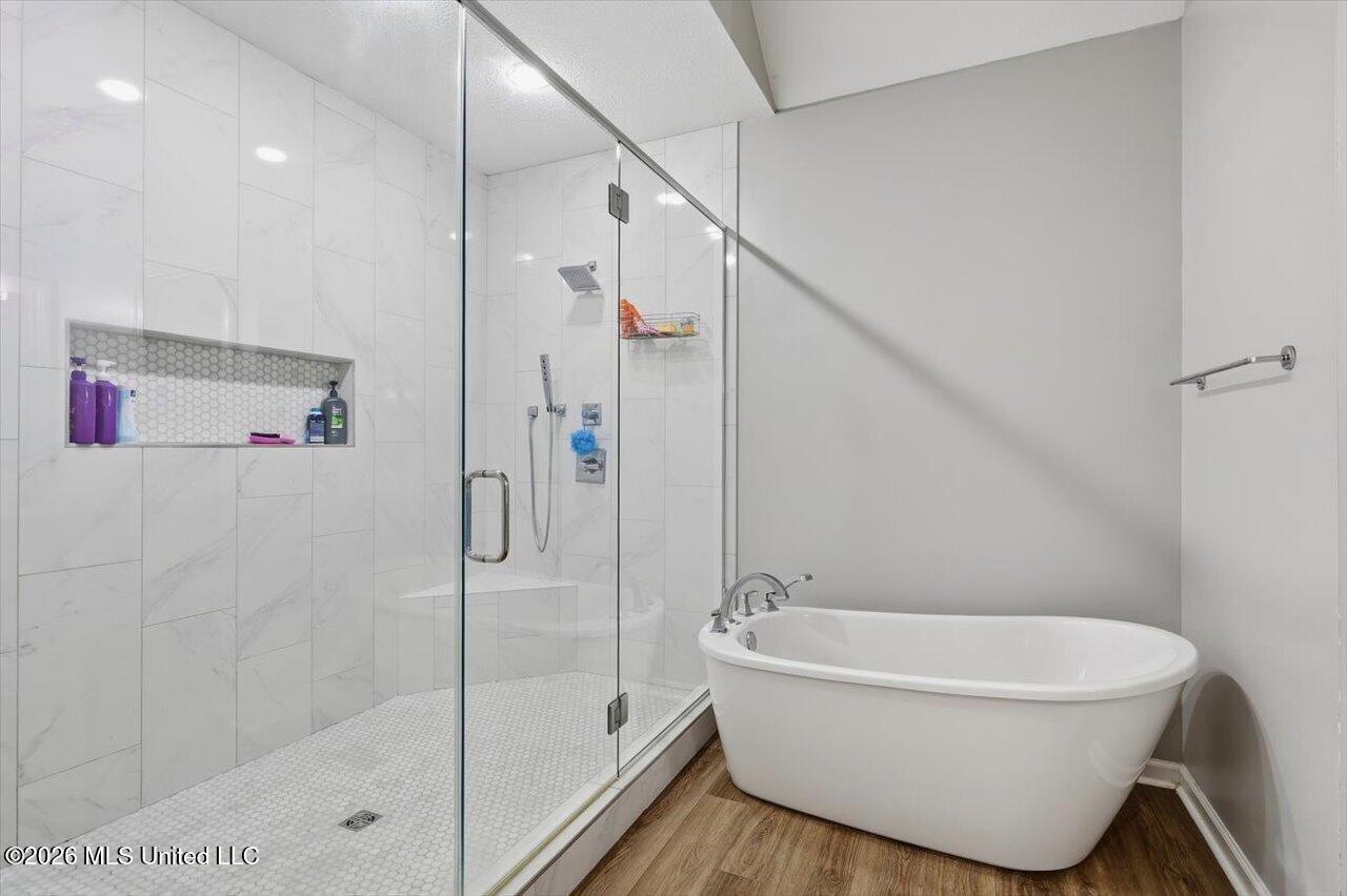 104 Saxony Court Property Photo 23