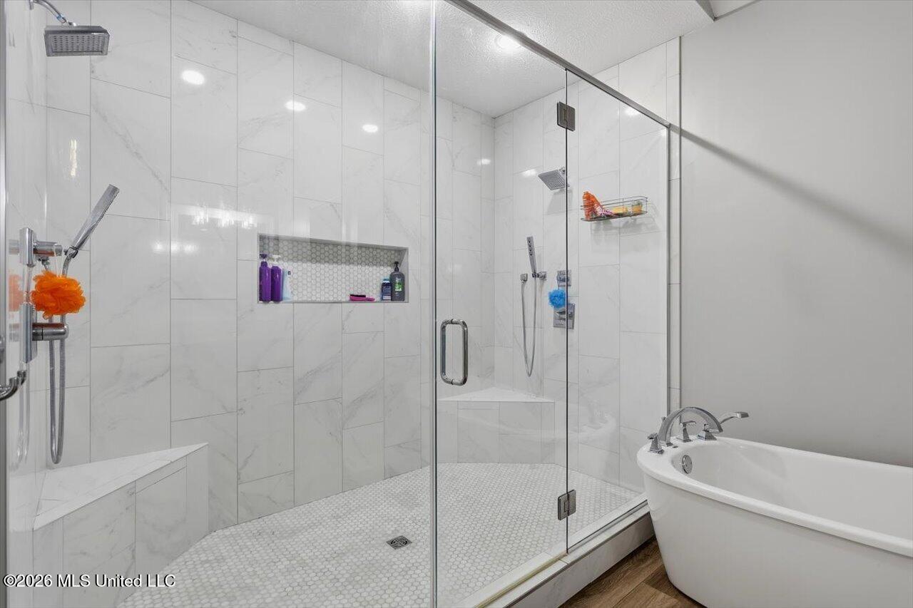104 Saxony Court Property Photo 24