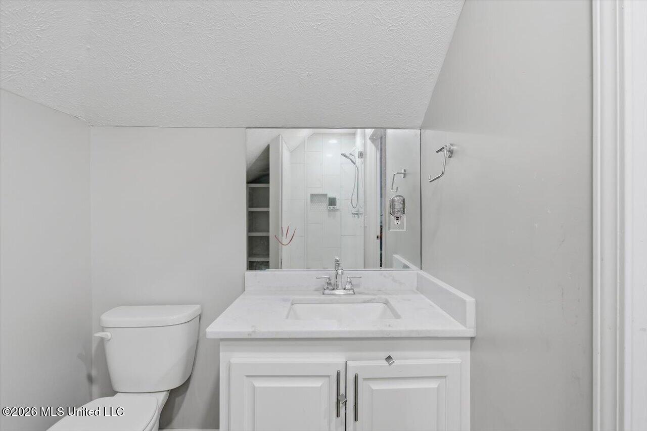 104 Saxony Court Property Photo 26