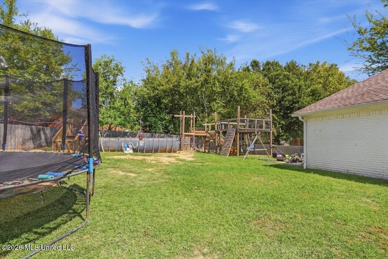 104 Saxony Court Property Photo 33