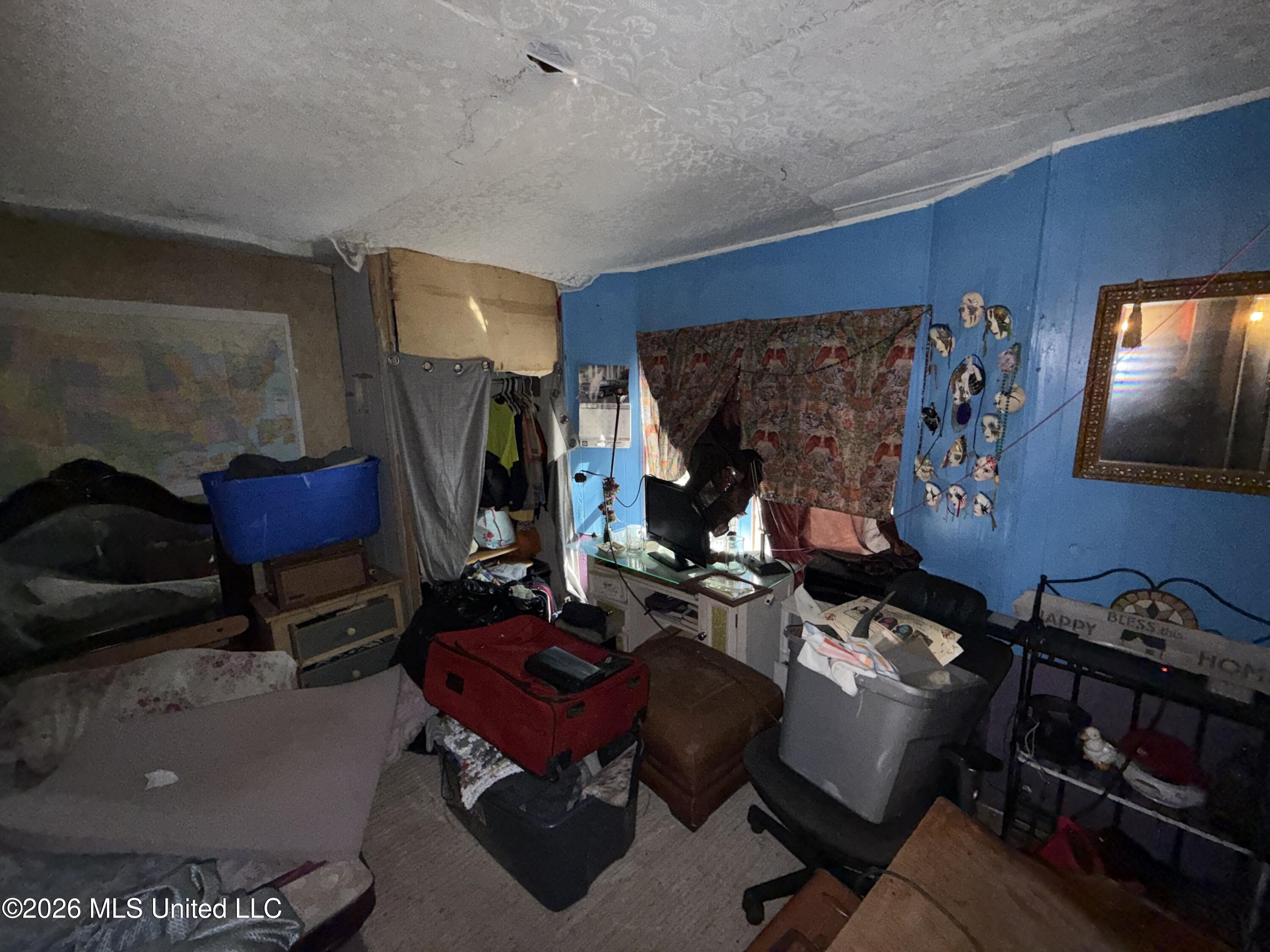 8601 Edgewater Boulevard Property Photo 6