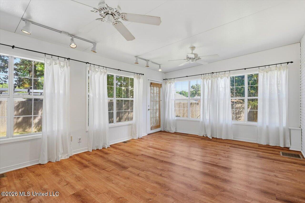 911 Tetbury Place Property Photo 17