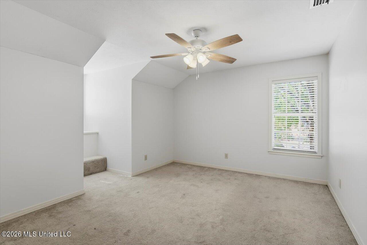 911 Tetbury Place Property Photo 24