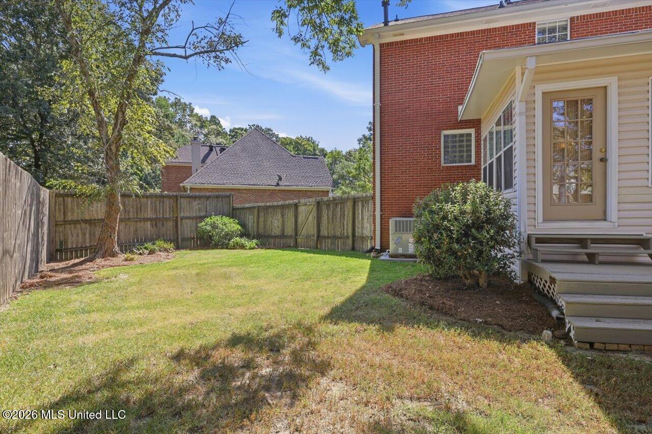 911 Tetbury Place Property Photo 27