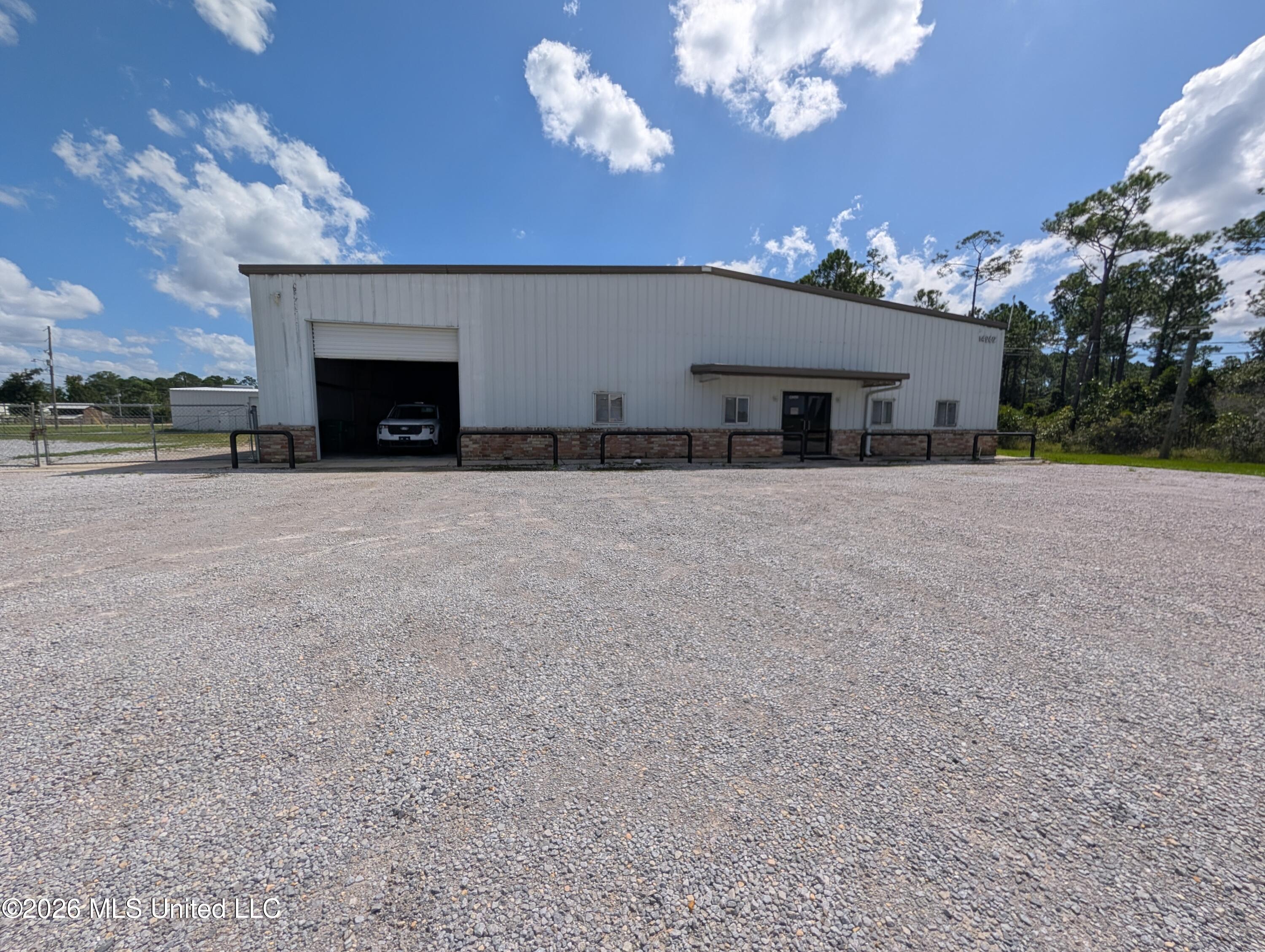7185 Texas Flat Road Property Photo 3