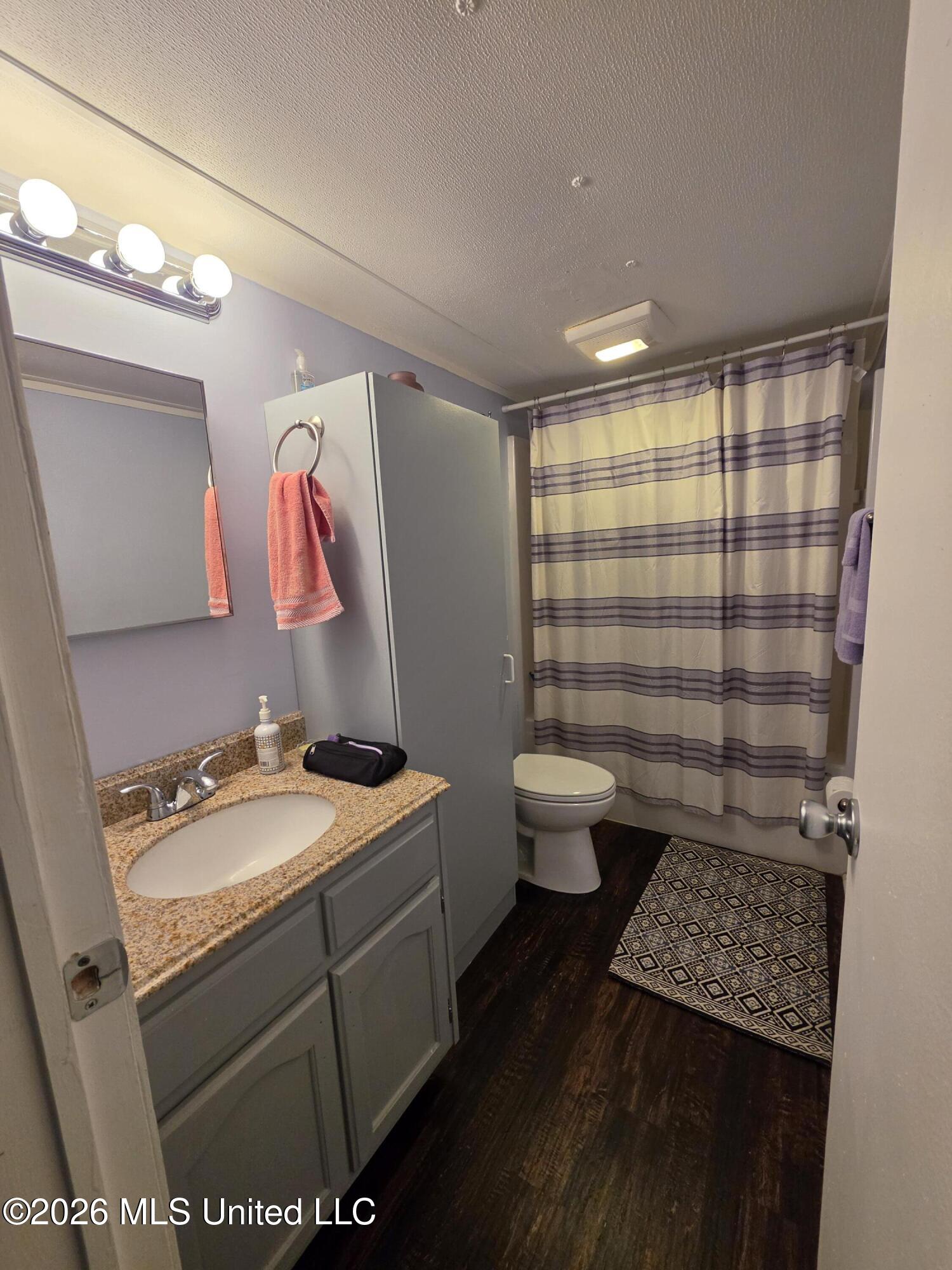 3715 Bird Cove Property Photo 8