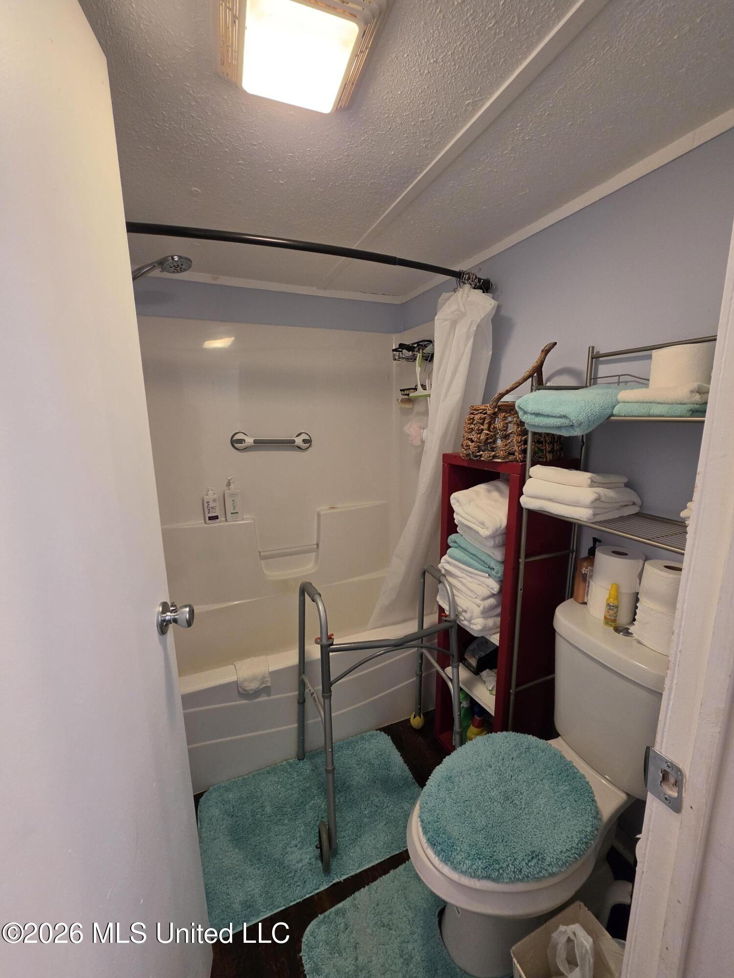 3715 Bird Cove Property Photo 9