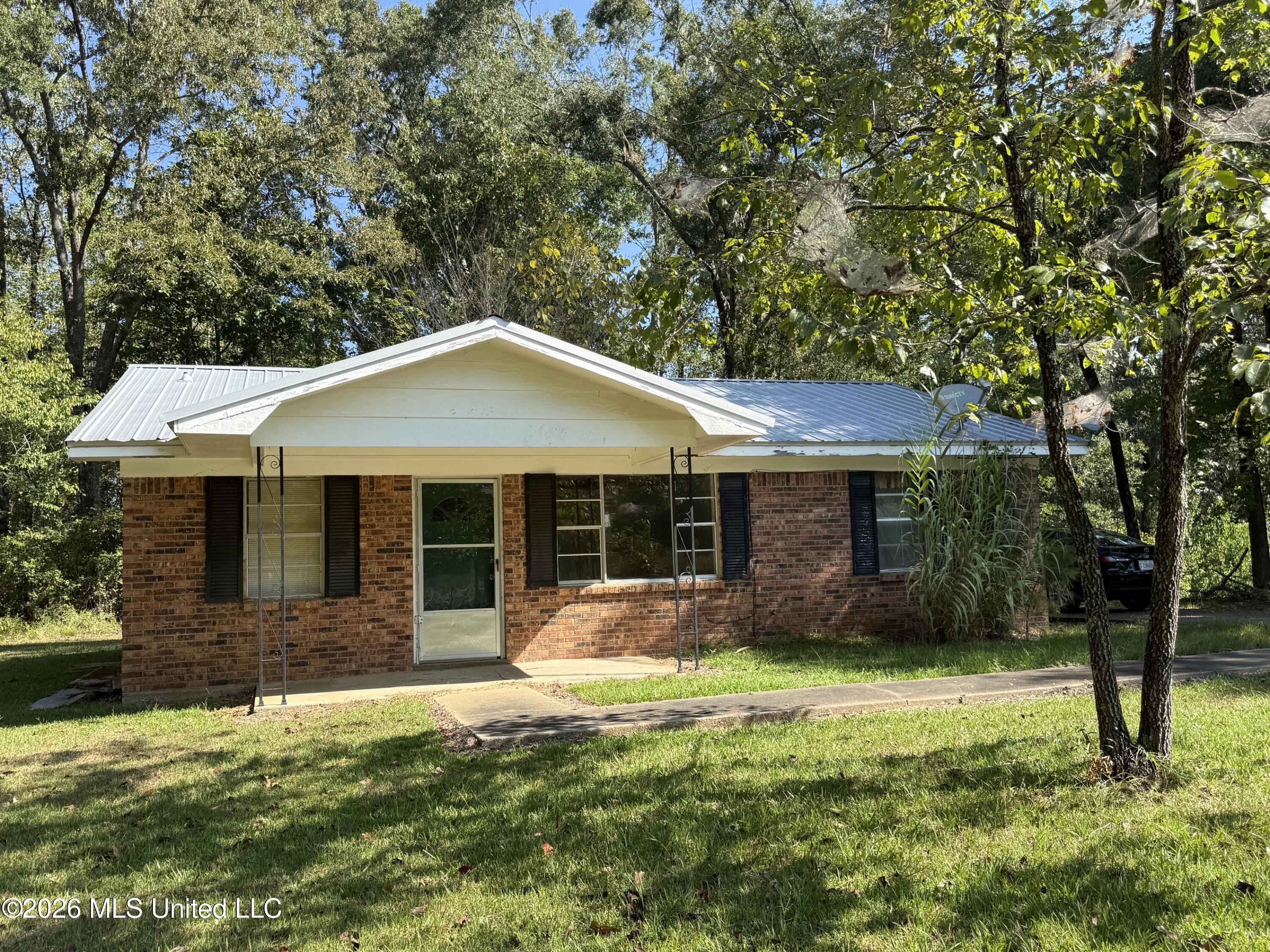 9089 Highway 14 Property Photo 1