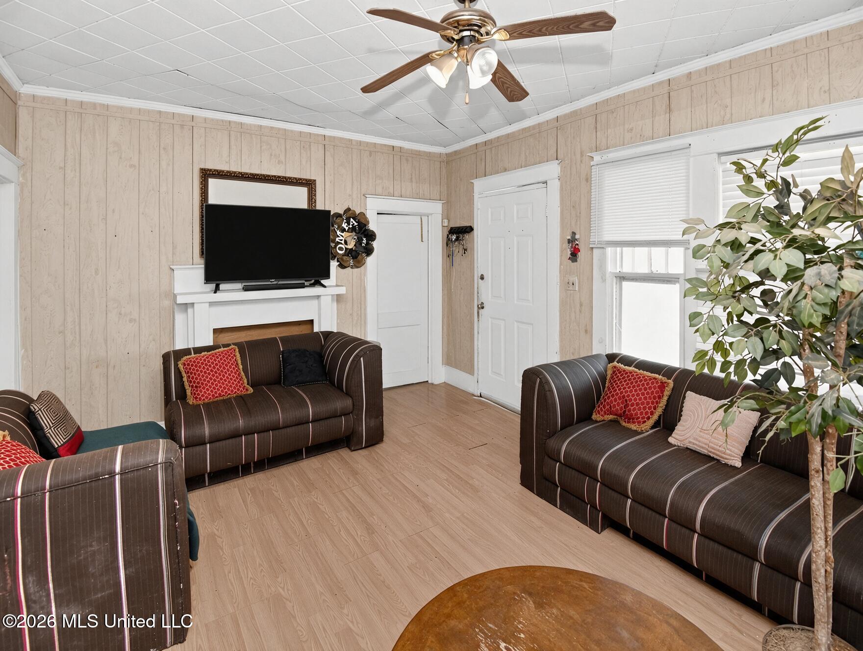 135 Alma Street Property Photo 4