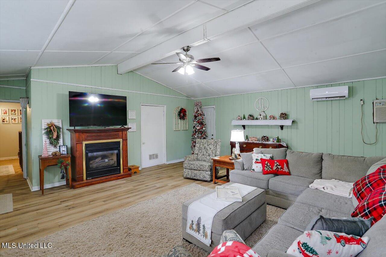 532 Bellevue Street Property Photo 7
