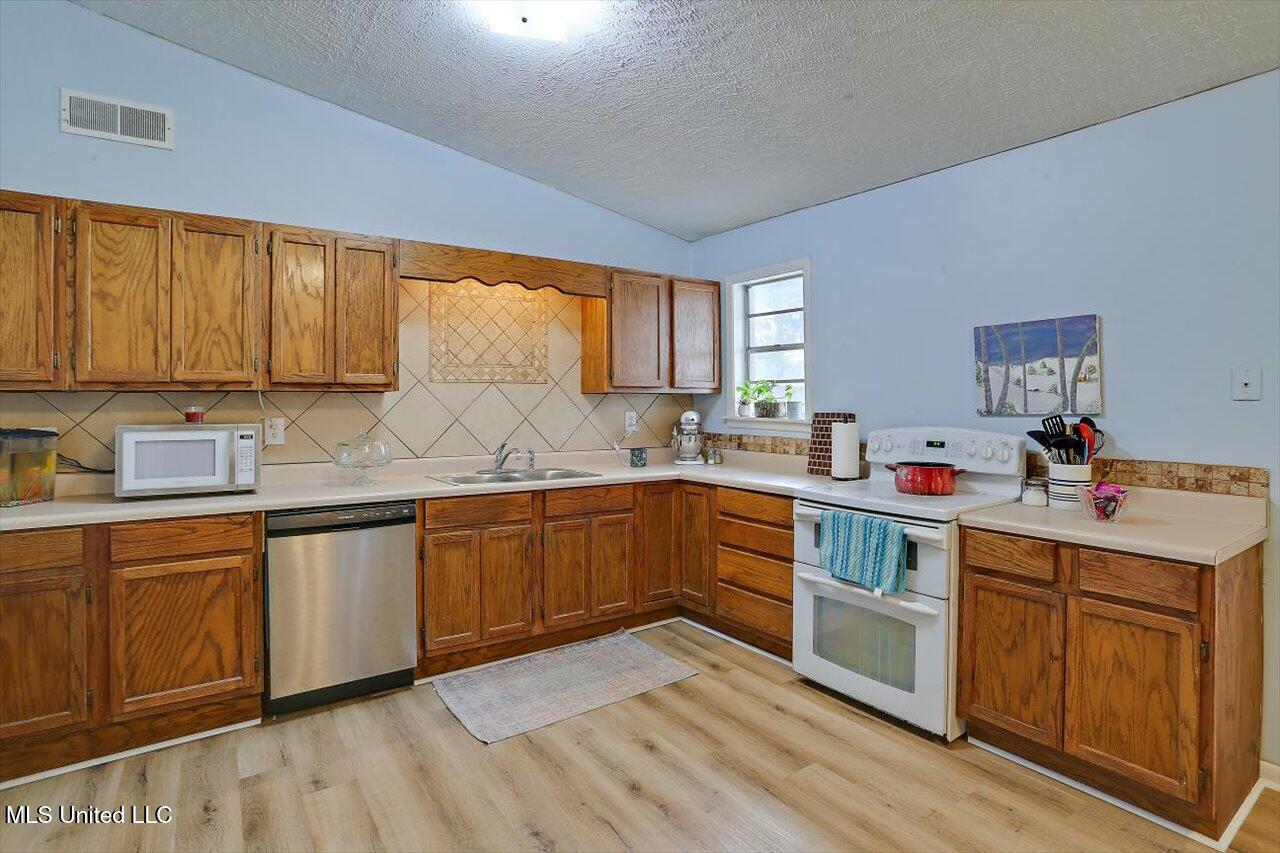 532 Bellevue Street Property Photo 8