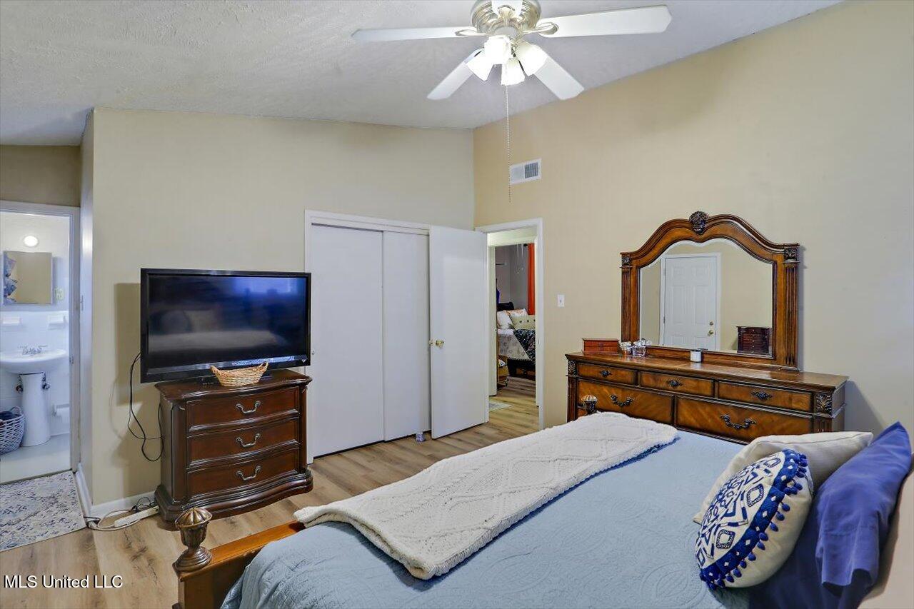 532 Bellevue Street Property Photo 18