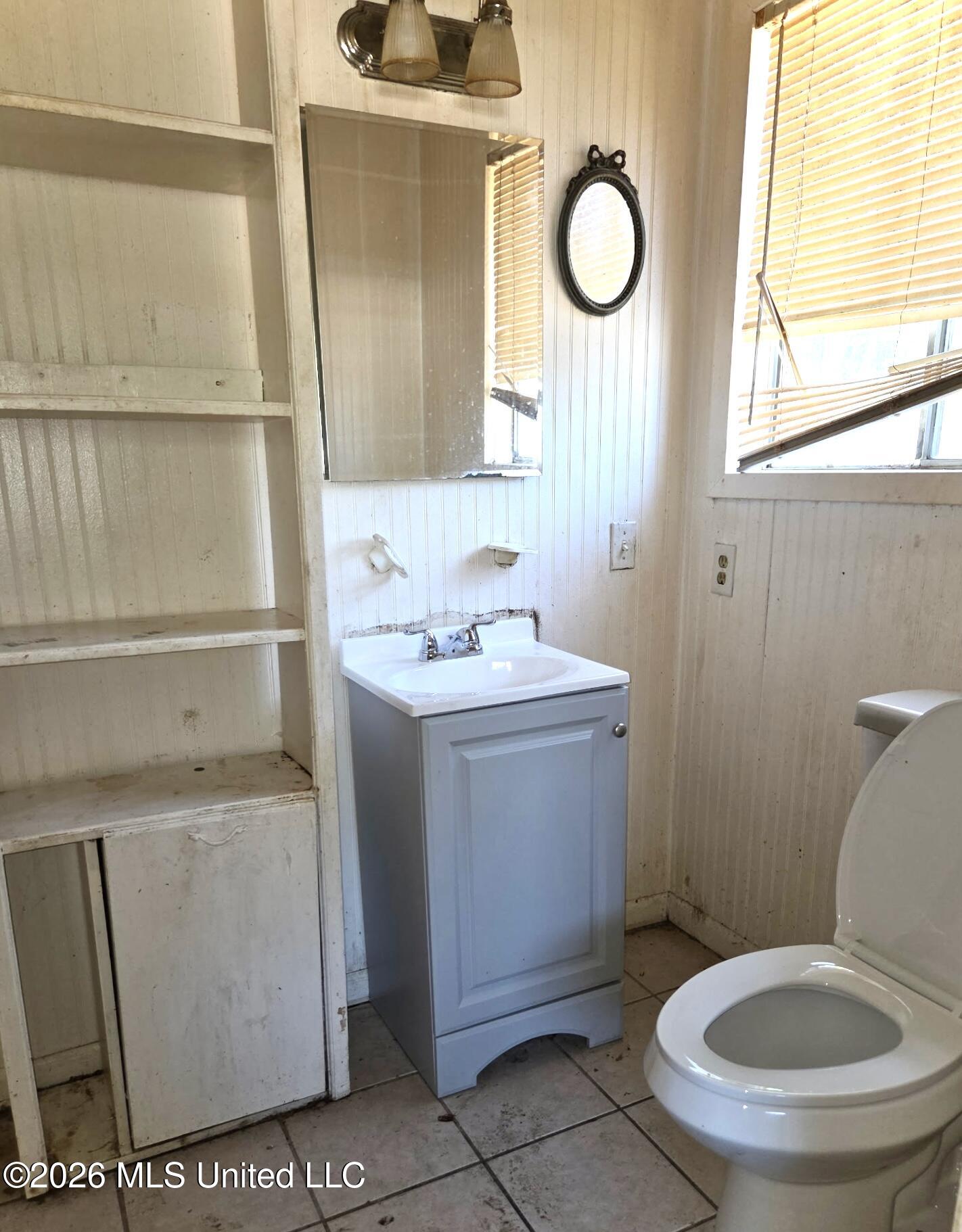 2033 Harold Street Property Photo 11