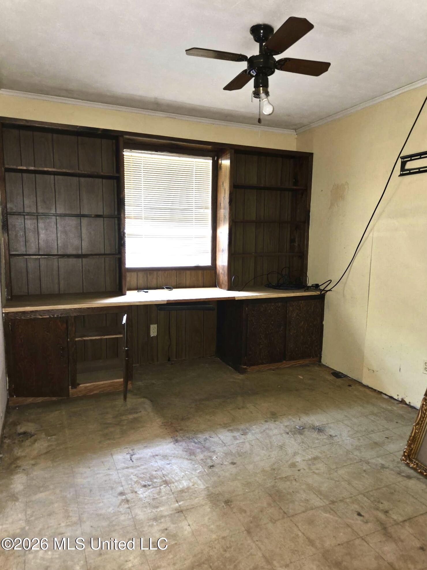 2033 Harold Street Property Photo 12