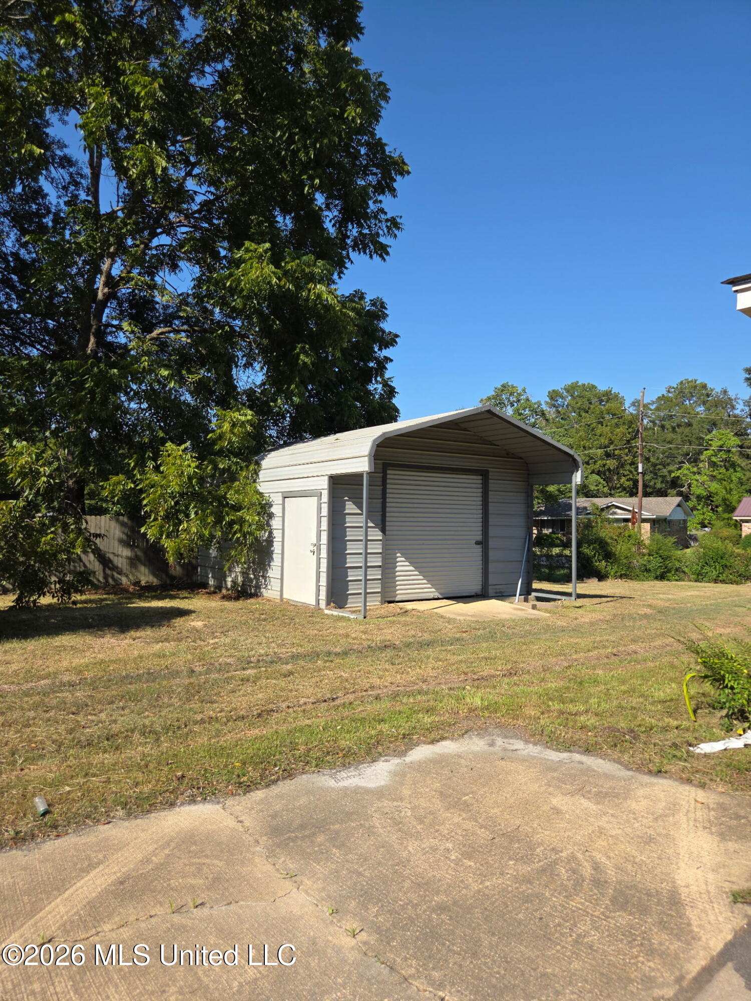 2033 Harold Street Property Photo 14