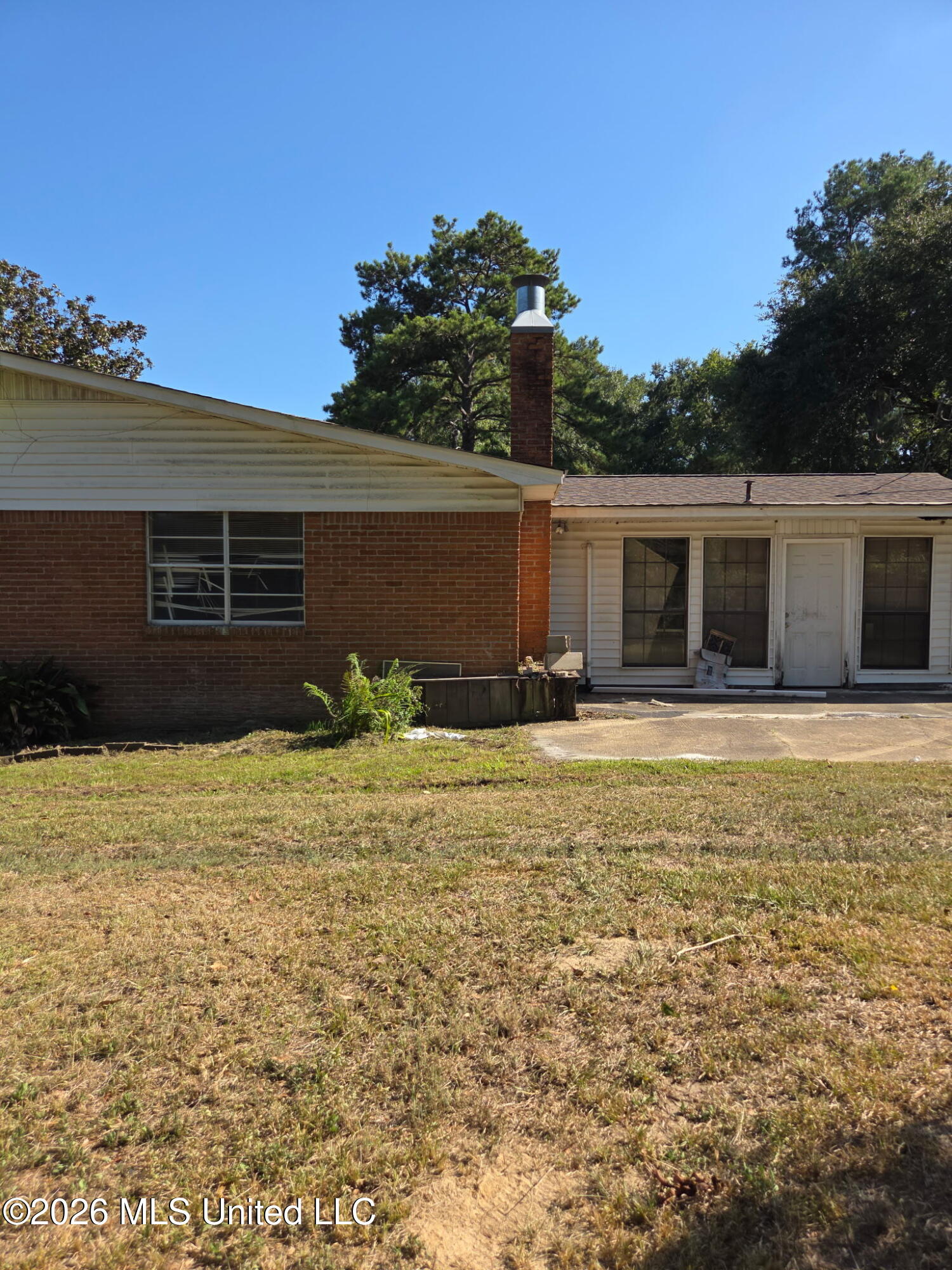 2033 Harold Street Property Photo 16