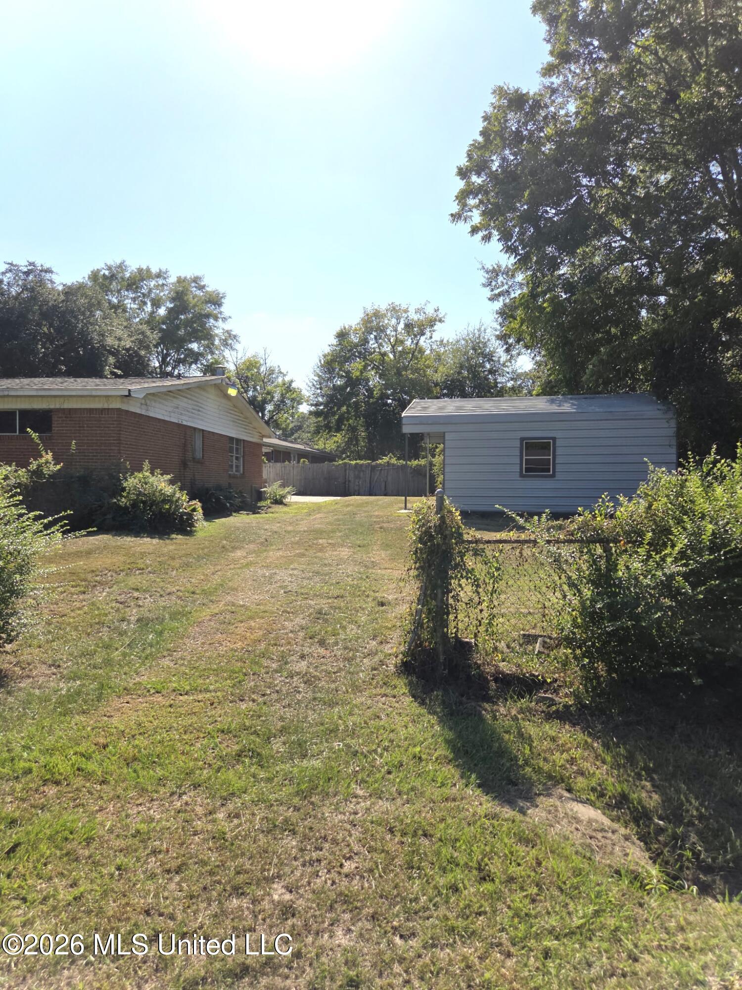 2033 Harold Street Property Photo 18