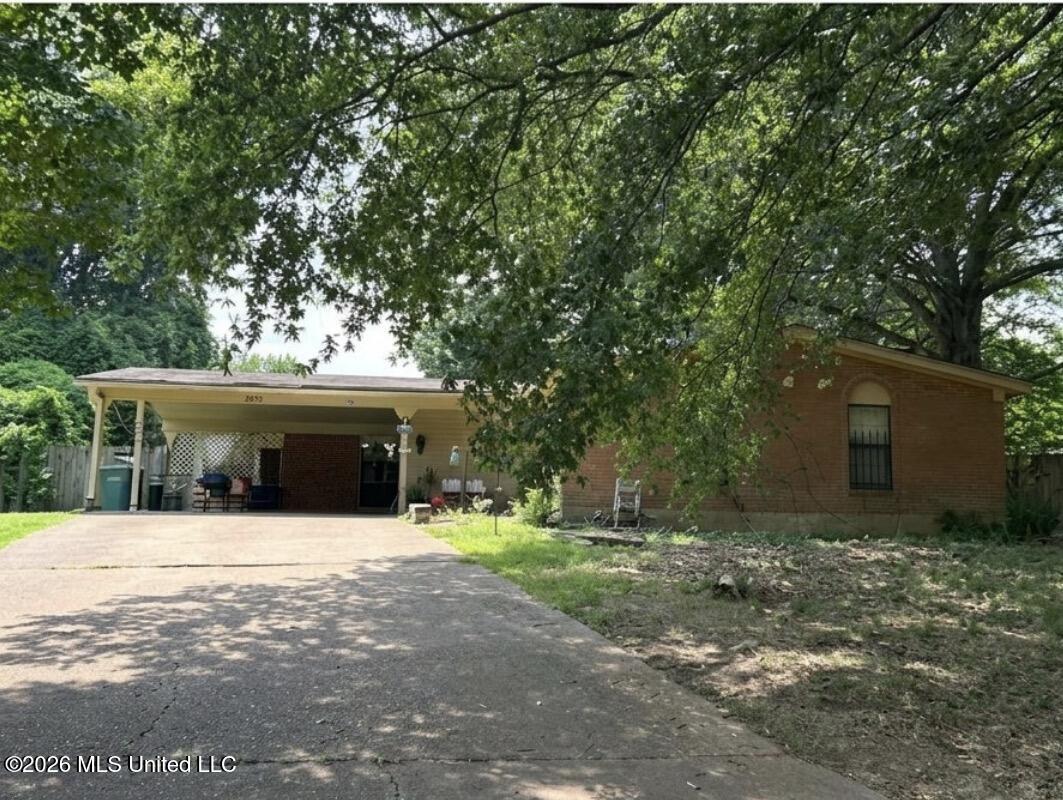 1875 Coral Hills Drive Property Photo 2