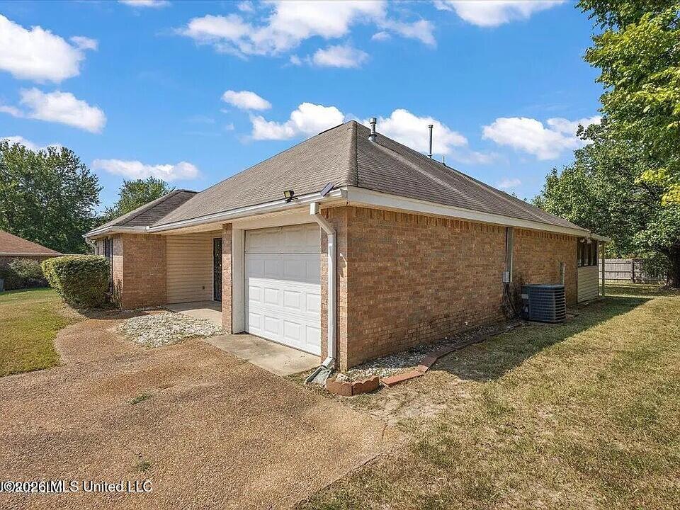 59 Tyler Cove Property Photo 5