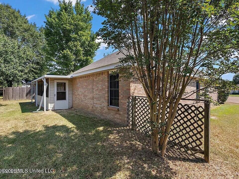 59 Tyler Cove Property Photo 9