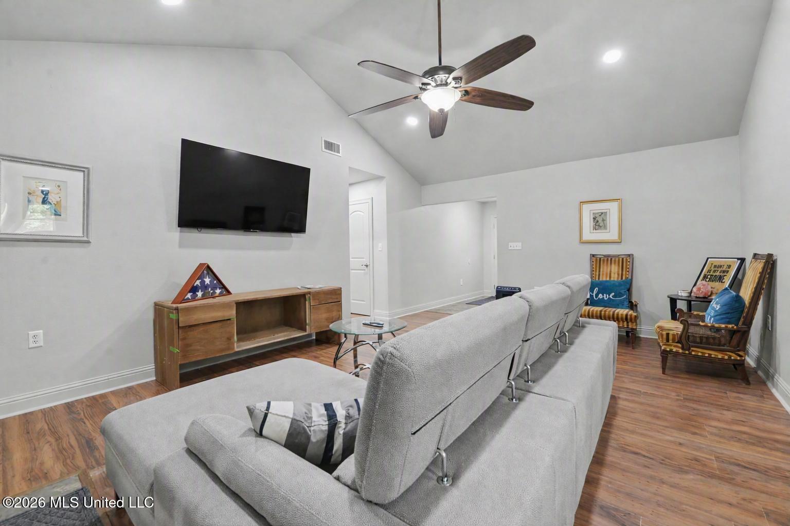215 Old Spanish Trail Property Photo 6