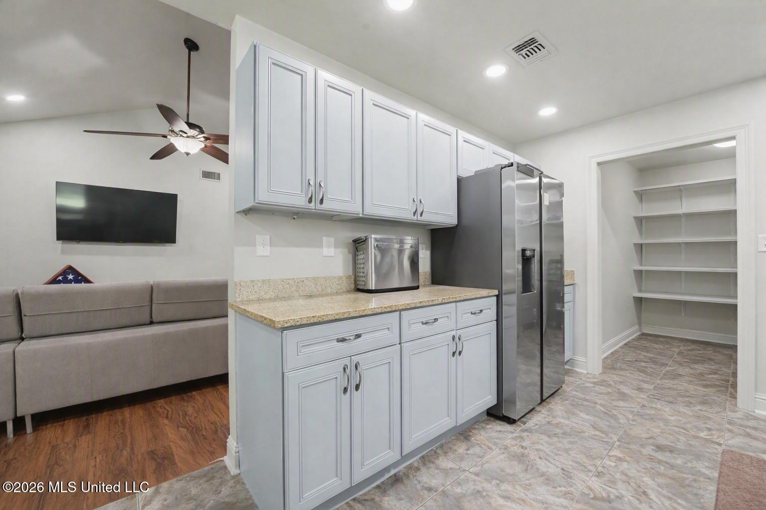 215 Old Spanish Trail Property Photo 7
