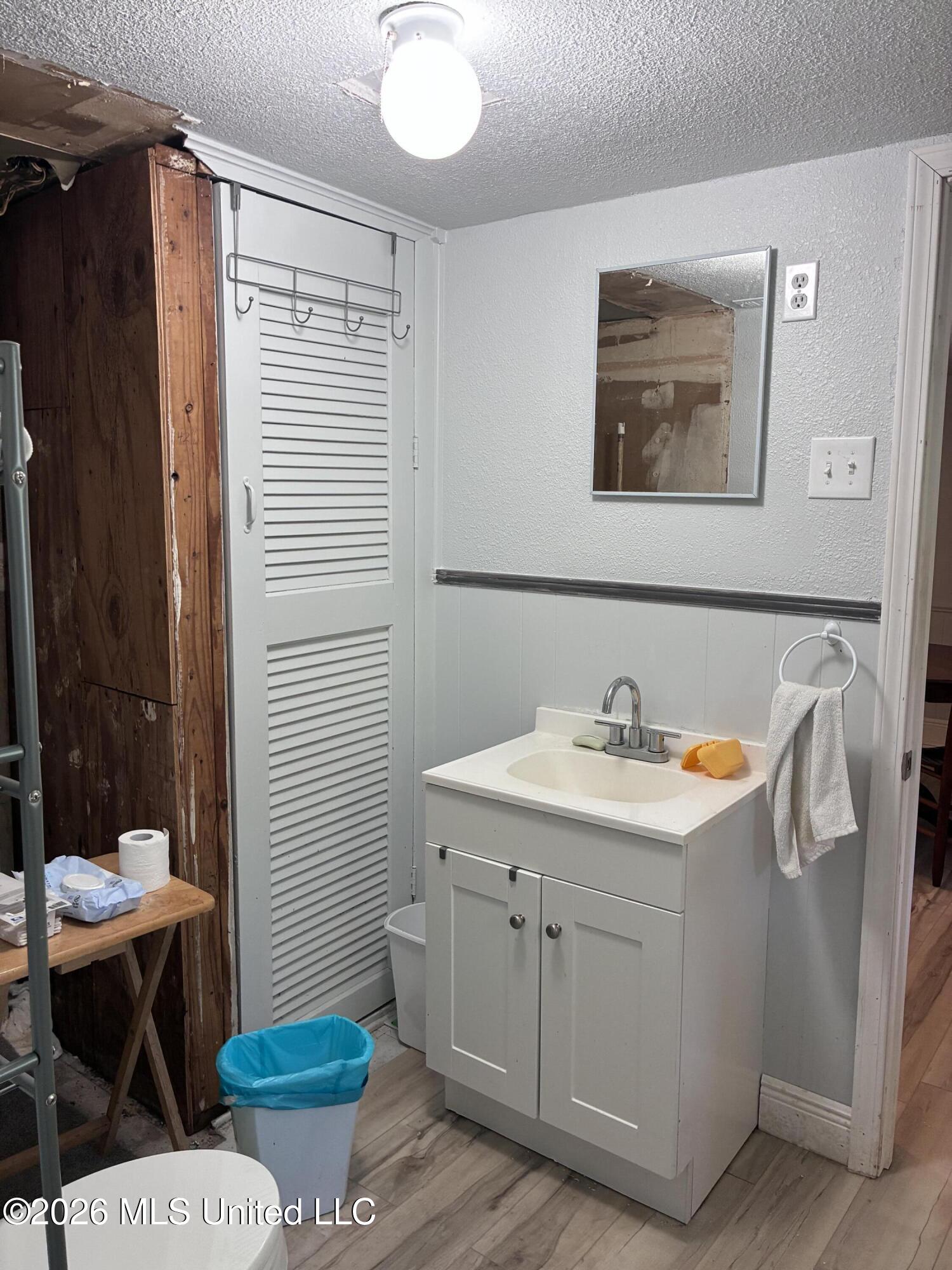 8268 Woolmarket Road Property Photo 16