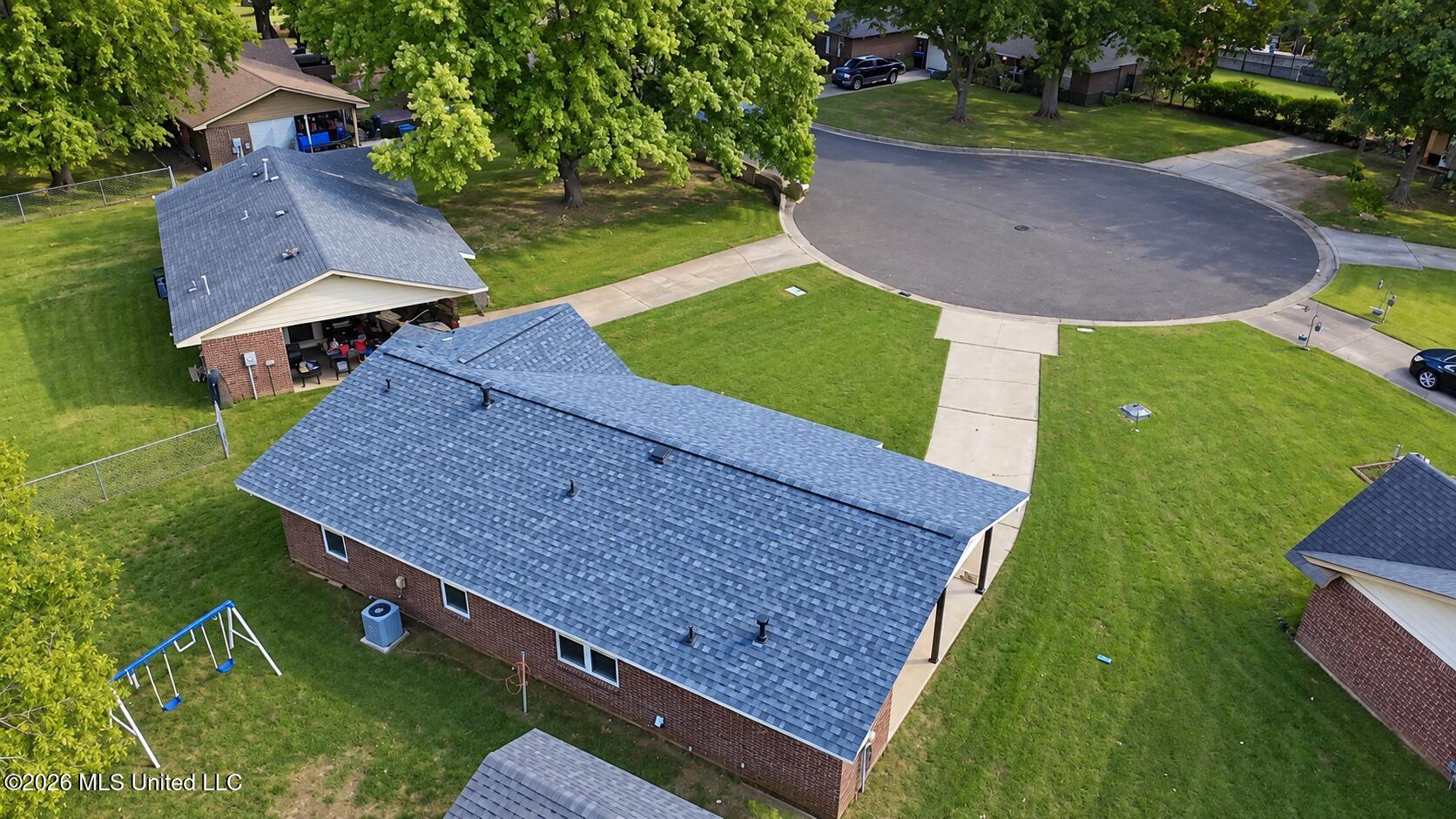 3510 Fairmeadow Cove Property Photo 5