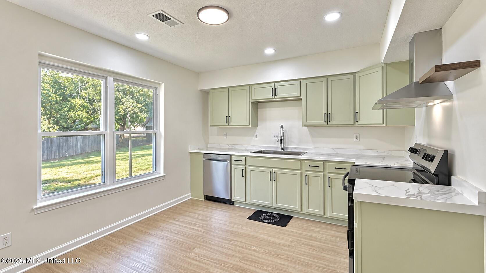 3510 Fairmeadow Cove Property Photo 7
