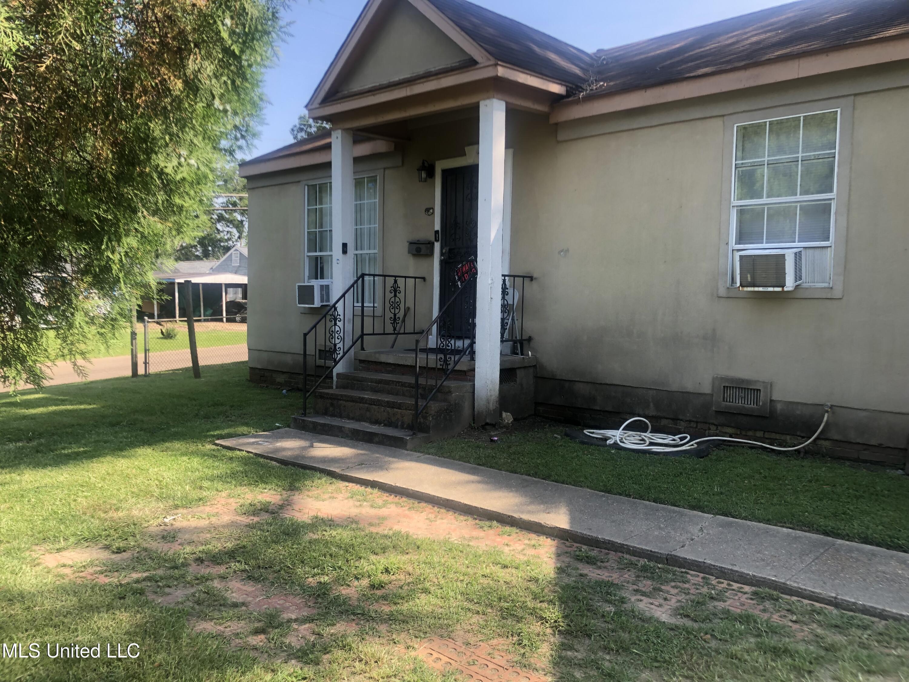 4201 Larchmont Street Property Photo 1