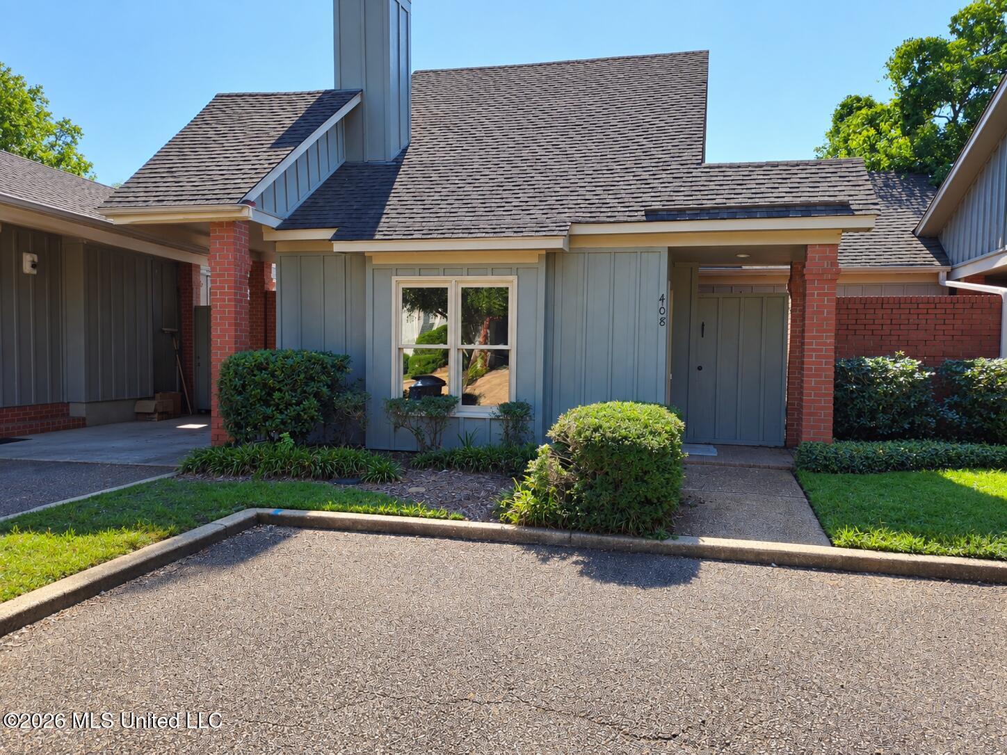 408 River Place Property Photo 1