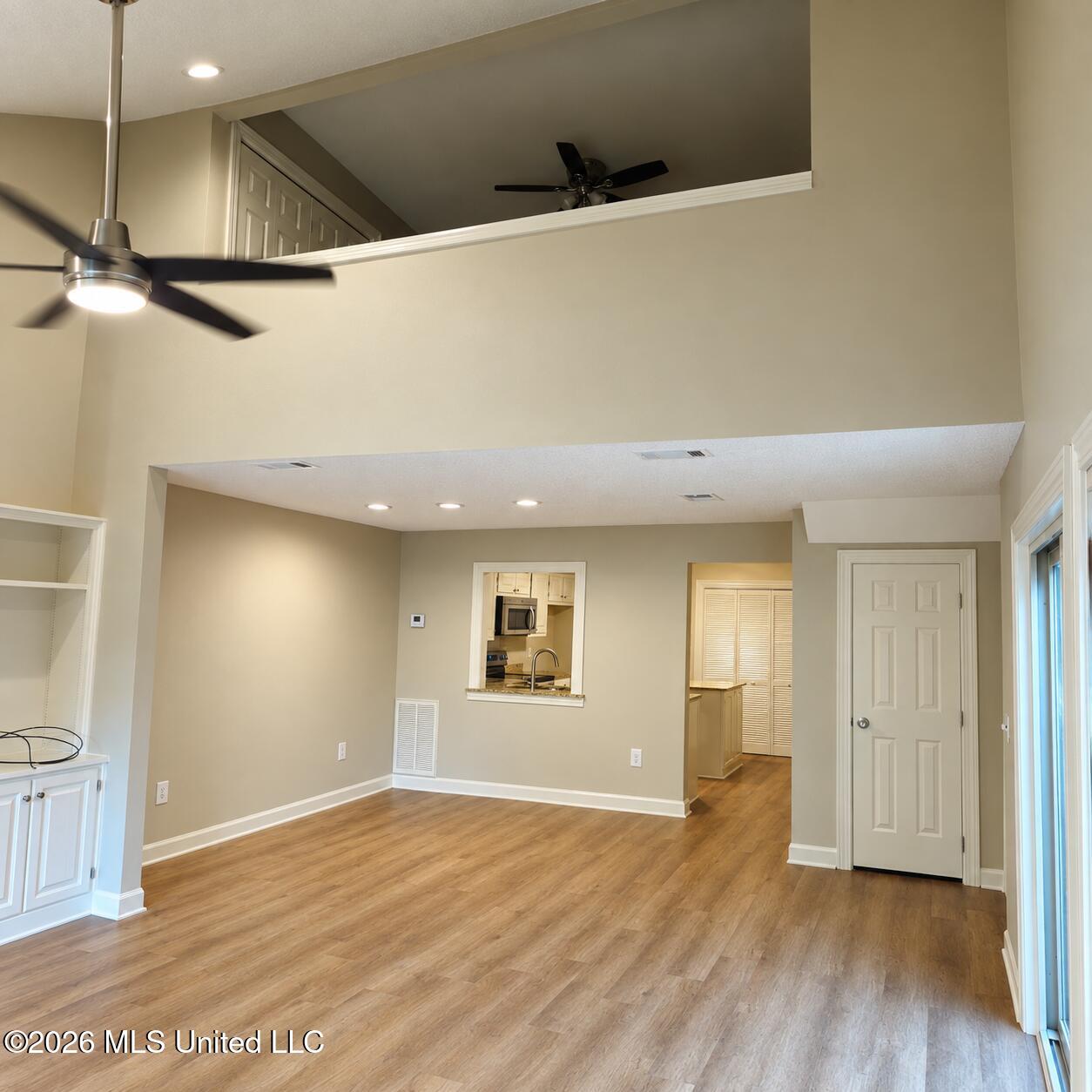 408 River Place Property Photo 5