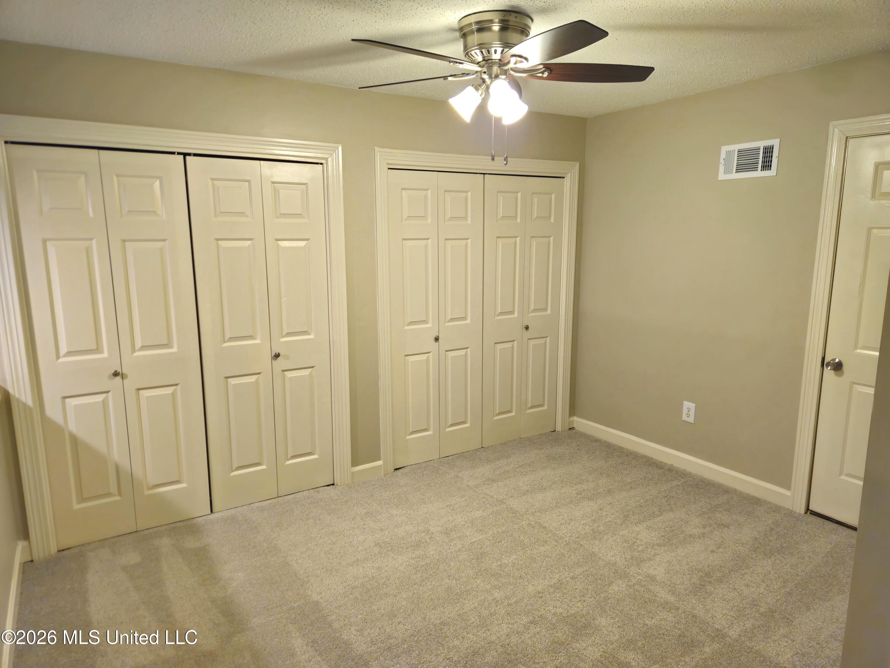 408 River Place Property Photo 9