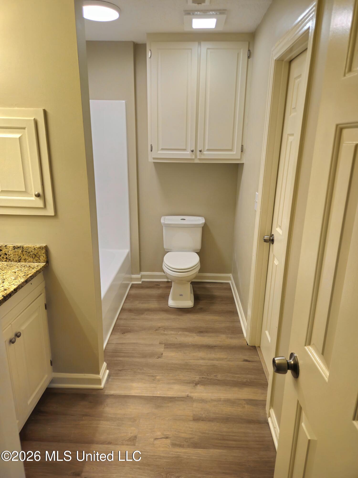408 River Place Property Photo 12